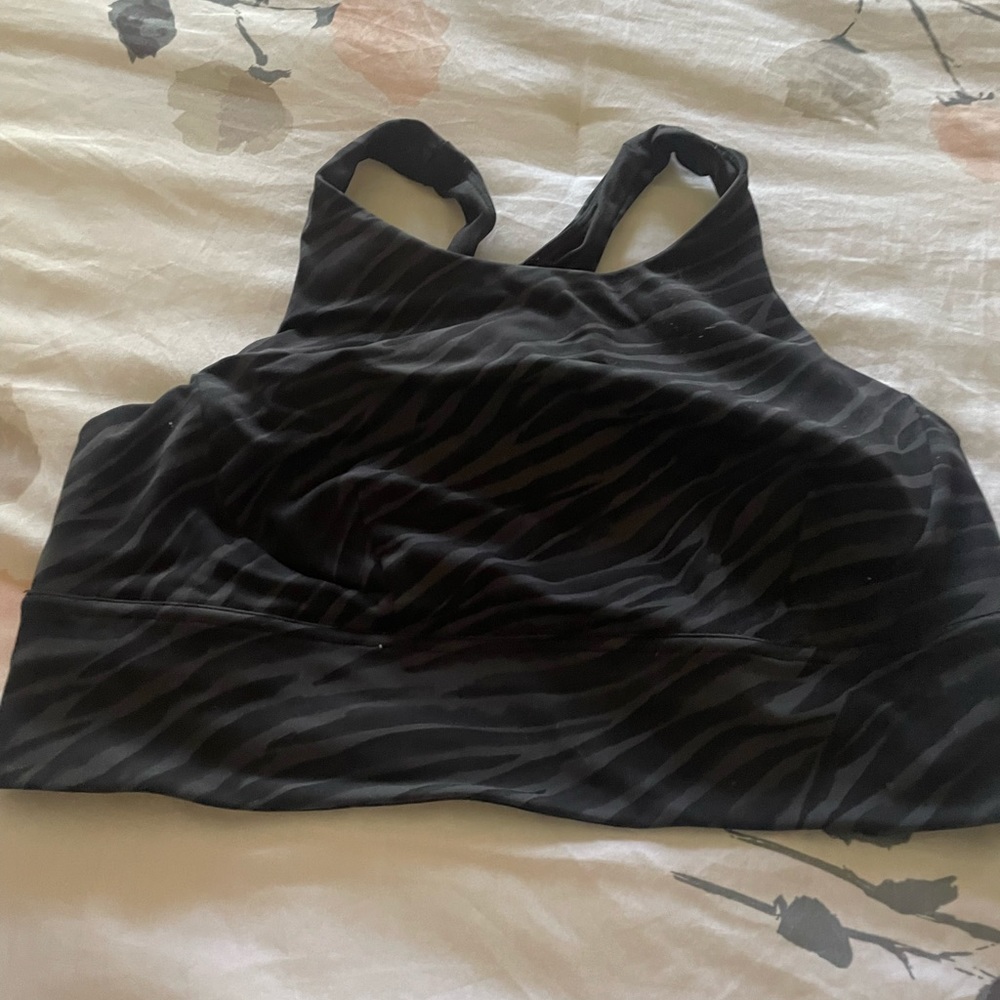Luluemon sports bra